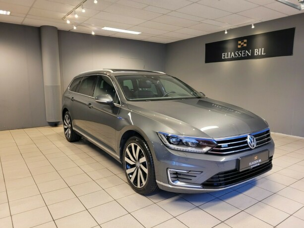 volkswagen-passat-plug-in-petrol-2017-big-9