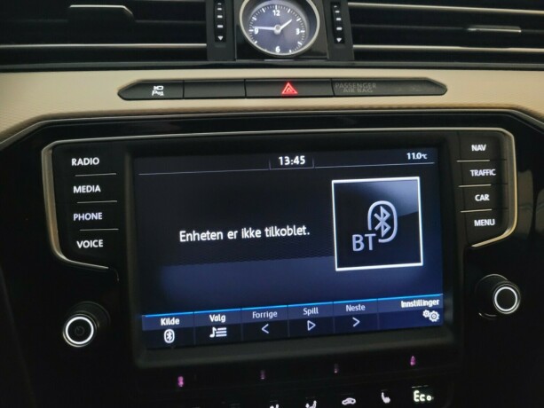 volkswagen-passat-plug-in-petrol-2017-big-41