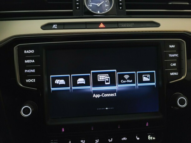 volkswagen-passat-plug-in-petrol-2017-big-38