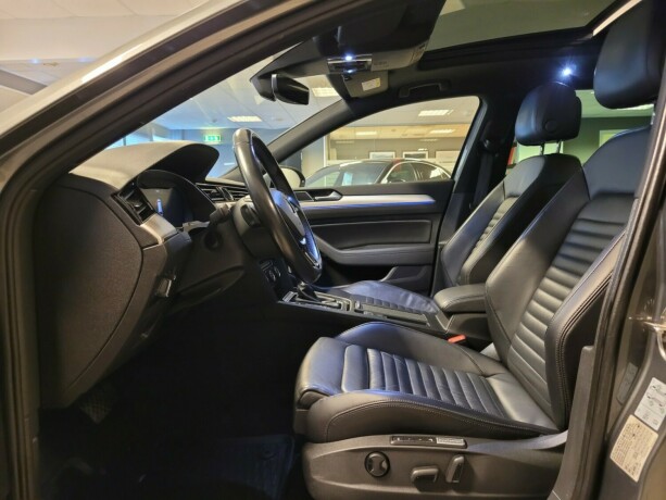 volkswagen-passat-plug-in-petrol-2017-big-24