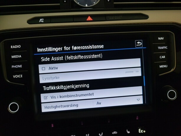 volkswagen-passat-plug-in-petrol-2017-big-46