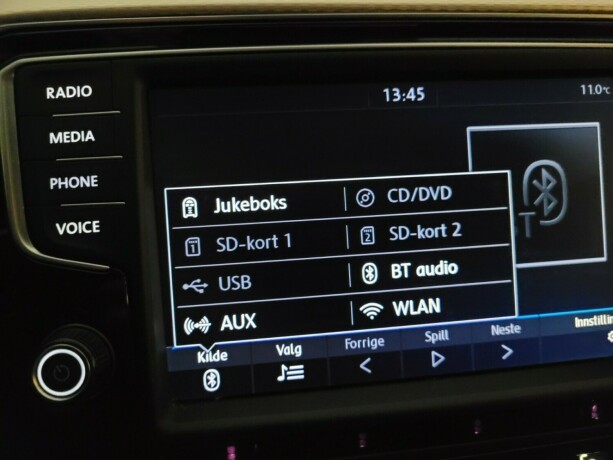 volkswagen-passat-plug-in-petrol-2017-big-42