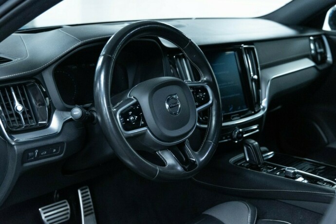 volvo-v60-elektrisitetbensin-2020-big-12