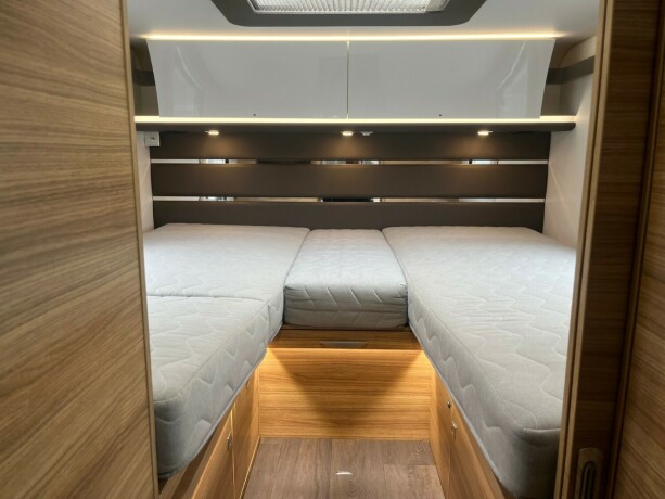 adria-sonic-supreme-i-810sl-2-enkle-senger-senkeseng-alde-topputgave-steikeovn-skinn-diesel-2019-big-85