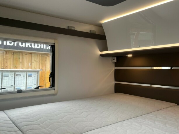 adria-sonic-supreme-i-810sl-2-enkle-senger-senkeseng-alde-topputgave-steikeovn-skinn-diesel-2019-big-87