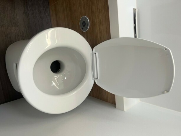 adria-sonic-supreme-i-810sl-2-enkle-senger-senkeseng-alde-topputgave-steikeovn-skinn-diesel-2019-big-68