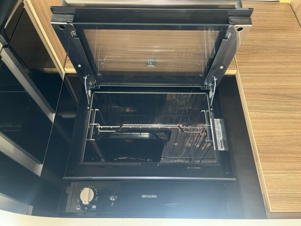 adria-sonic-supreme-i-810sl-2-enkle-senger-senkeseng-alde-topputgave-steikeovn-skinn-diesel-2019-big-46