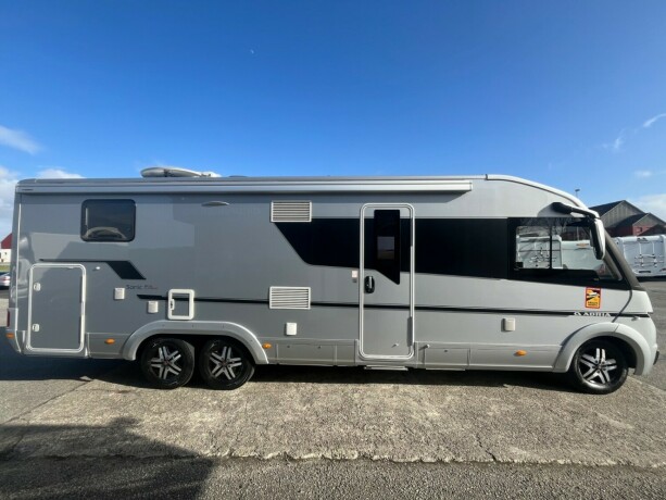 adria-sonic-supreme-i-810sl-2-enkle-senger-senkeseng-alde-topputgave-steikeovn-skinn-diesel-2019-big-3