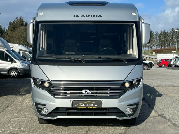 adria-sonic-supreme-i-810sl-2-enkle-senger-senkeseng-alde-topputgave-steikeovn-skinn-diesel-2019-big-1