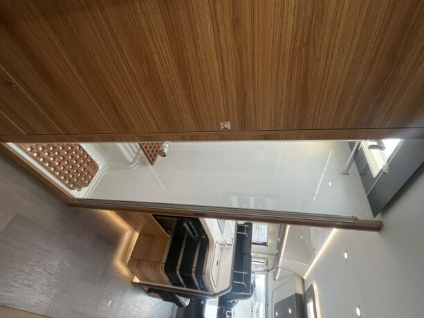 adria-sonic-supreme-i-810sl-2-enkle-senger-senkeseng-alde-topputgave-steikeovn-skinn-diesel-2019-big-70