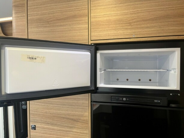 adria-sonic-supreme-i-810sl-2-enkle-senger-senkeseng-alde-topputgave-steikeovn-skinn-diesel-2019-big-53