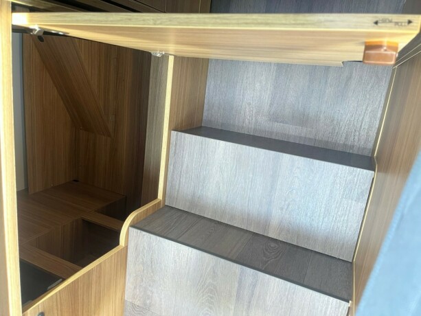 adria-sonic-supreme-i-810sl-2-enkle-senger-senkeseng-alde-topputgave-steikeovn-skinn-diesel-2019-big-84