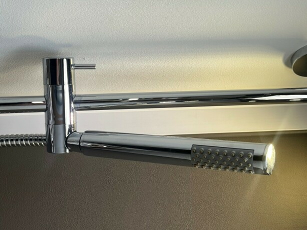 adria-sonic-supreme-i-810sl-2-enkle-senger-senkeseng-alde-topputgave-steikeovn-skinn-diesel-2019-big-73