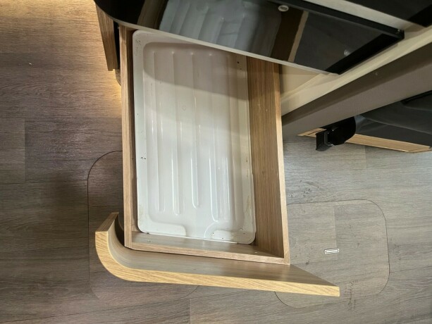 adria-sonic-supreme-i-810sl-2-enkle-senger-senkeseng-alde-topputgave-steikeovn-skinn-diesel-2019-big-50