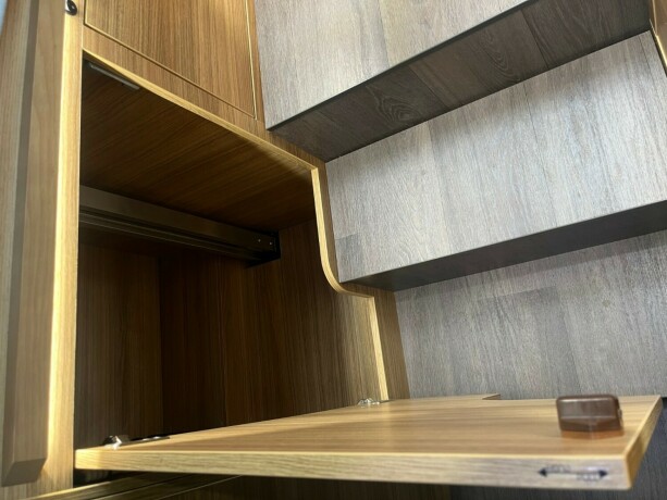 adria-sonic-supreme-i-810sl-2-enkle-senger-senkeseng-alde-topputgave-steikeovn-skinn-diesel-2019-big-81