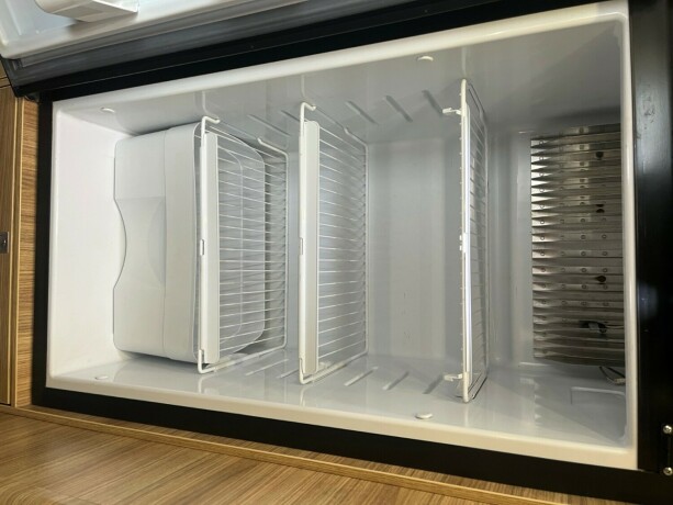 adria-sonic-supreme-i-810sl-2-enkle-senger-senkeseng-alde-topputgave-steikeovn-skinn-diesel-2019-big-55