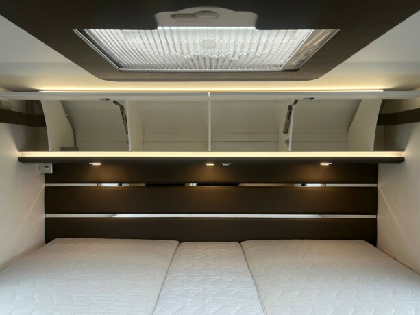 adria-sonic-supreme-i-810sl-2-enkle-senger-senkeseng-alde-topputgave-steikeovn-skinn-diesel-2019-big-91