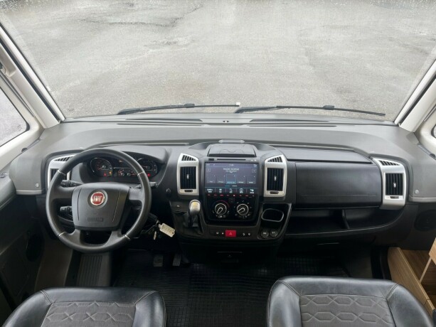 adria-sonic-supreme-i-810sl-2-enkle-senger-senkeseng-alde-topputgave-steikeovn-skinn-diesel-2019-big-18