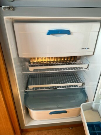 dethleffs-sun-light-lav-seng-bak-godkjent-fukttest-mars-26-gasstest-h248y-nyttelast-velhold-diesel-2006-big-38