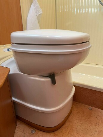 dethleffs-sun-light-lav-seng-bak-godkjent-fukttest-mars-26-gasstest-h248y-nyttelast-velhold-diesel-2006-big-48