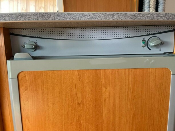 dethleffs-sun-light-lav-seng-bak-godkjent-fukttest-mars-26-gasstest-h248y-nyttelast-velhold-diesel-2006-big-36