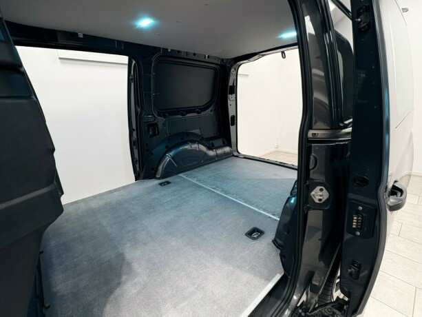 volkswagen-caddy-maxi-diesel-2022-big-23