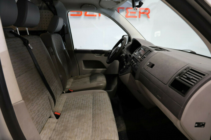 volkswagen-transporter-diesel-2013-big-10