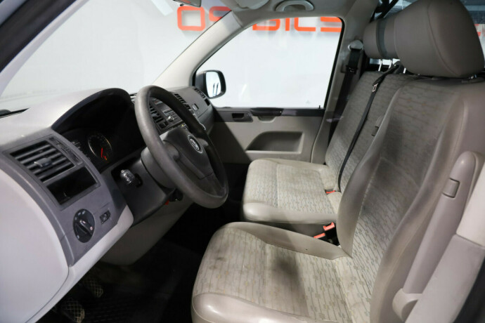 volkswagen-transporter-diesel-2013-big-8