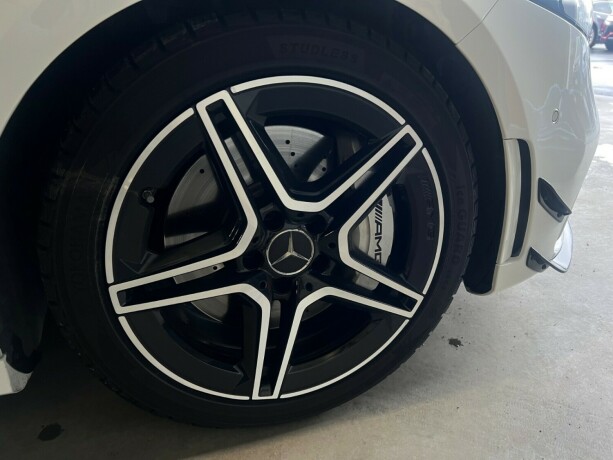 mercedes-benz-a35-bensin-2020-big-29