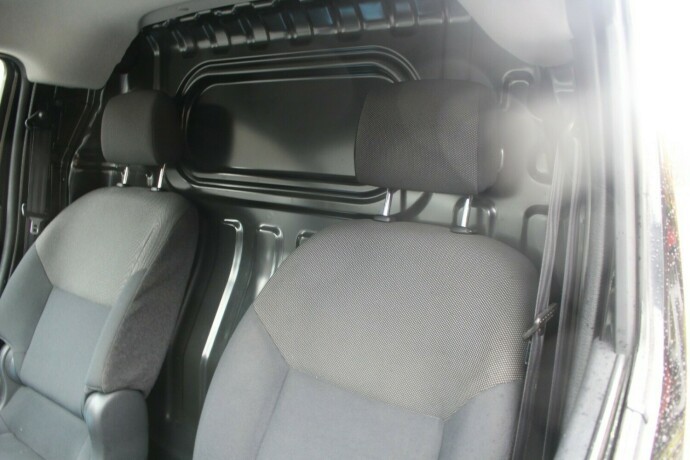 nissan-e-nv200-elektrisitet-2020-big-6