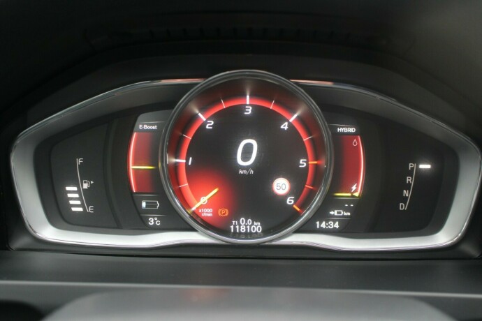 volvo-v60-elektrisitetdiesel-2018-big-11