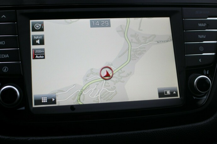 hyundai-i20-bensin-2017-big-12