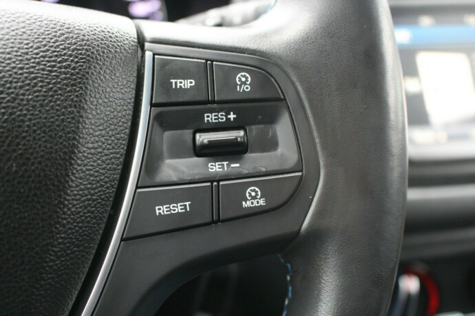 hyundai-i20-bensin-2017-big-10