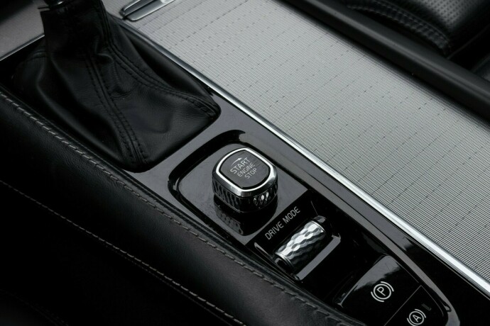 volvo-xc-90-diesel-2019-big-35