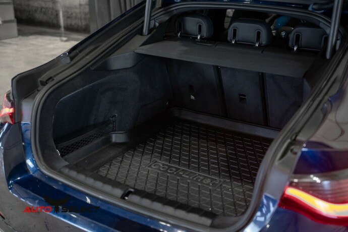 bmw-i4-elektrisitet-2022-big-13