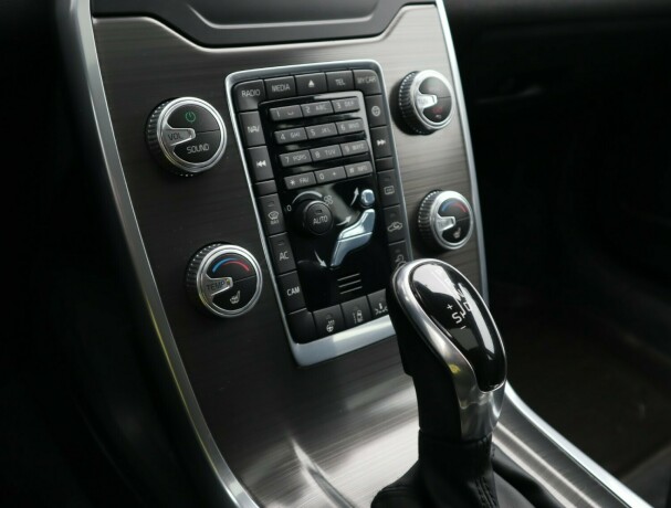 volvo-xc-70-diesel-2015-big-13