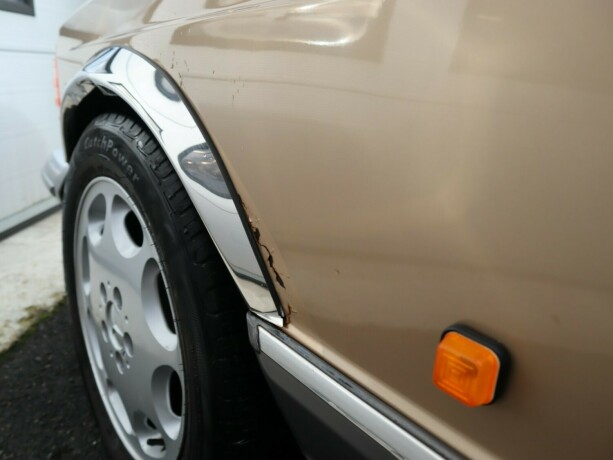 mercedes-benz-bensin-1980-big-35