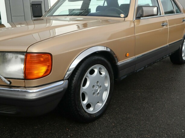 mercedes-benz-bensin-1980-big-7
