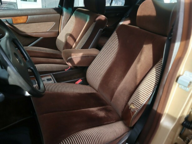 mercedes-benz-bensin-1980-big-10