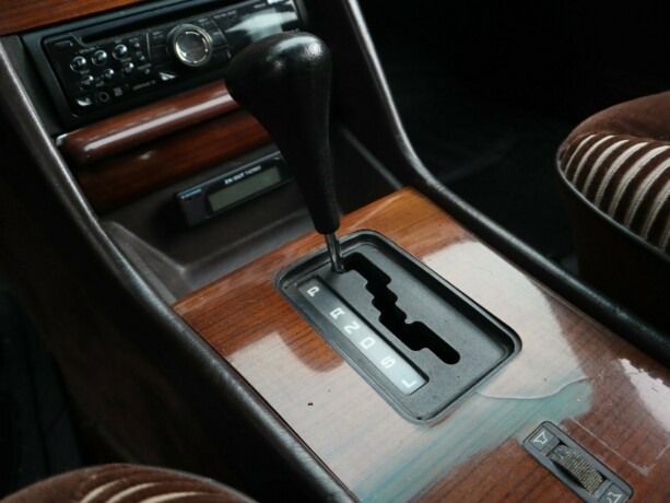 mercedes-benz-bensin-1980-big-14