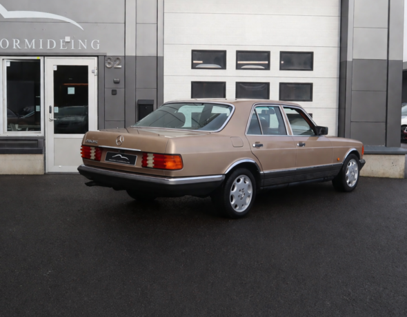 mercedes-benz-bensin-1980-big-1