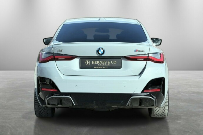 bmw-i4-elektrisitet-2022-big-6