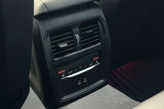 bmw-i4-elektrisitet-2022-big-29