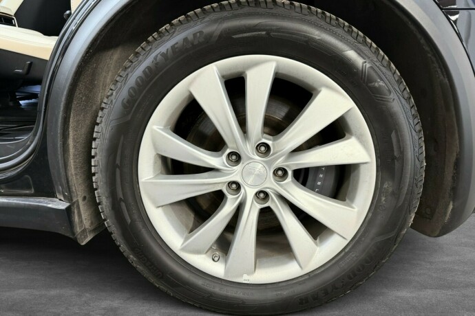 tesla-model-x-elektrisitet-2019-big-40