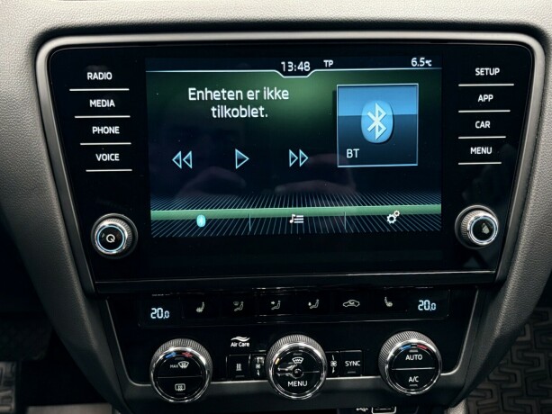 skoda-octavia-bensin-2018-big-20