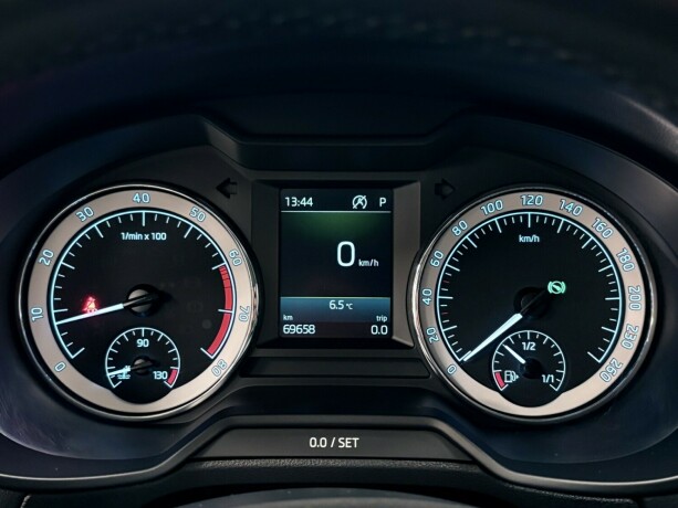 skoda-octavia-bensin-2018-big-12