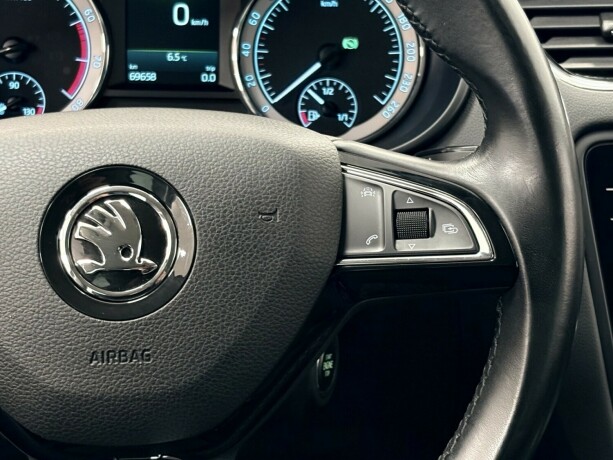 skoda-octavia-bensin-2018-big-13