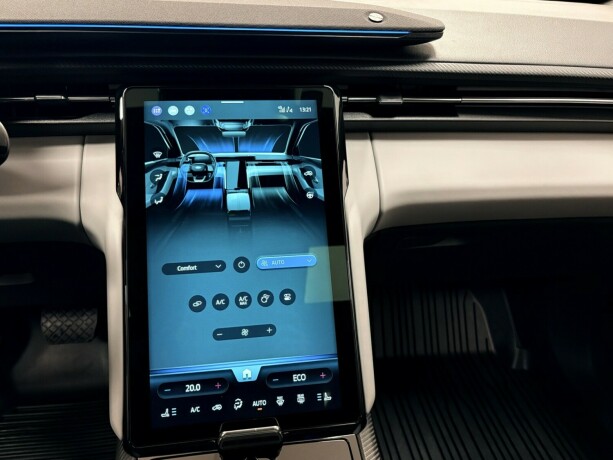 ford-explorer-elektrisitet-2025-big-30