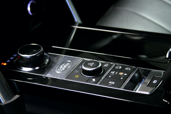 land-rover-discovery-diesel-2018-big-18