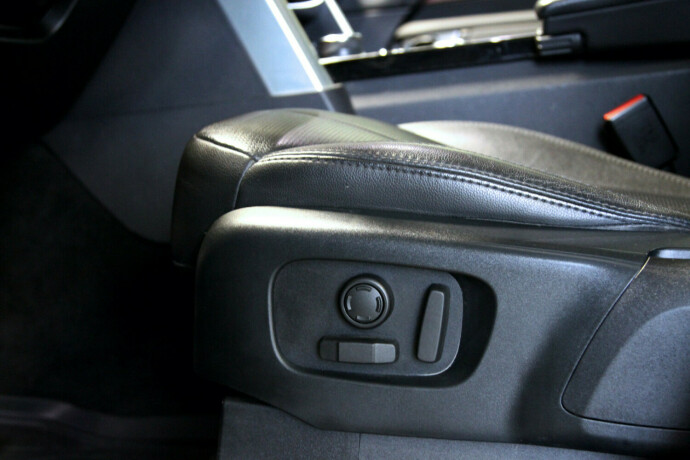 land-rover-discovery-diesel-2018-big-24